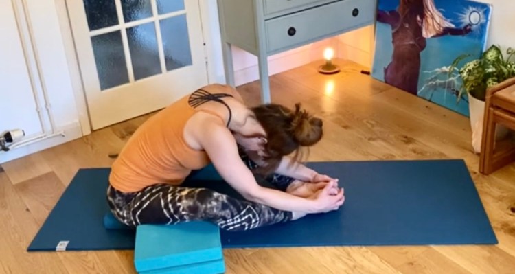 Pregnancy yoga video, prenatal yoga, birth preparation, breathing for labour